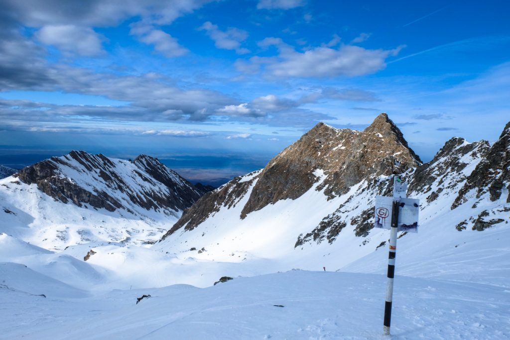 Winter trekking Fagaras Massif 