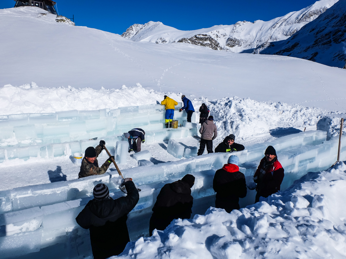 ice hotel Romania