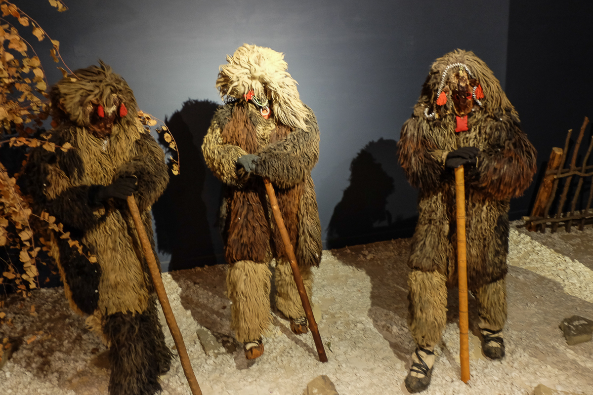 traditions in romania