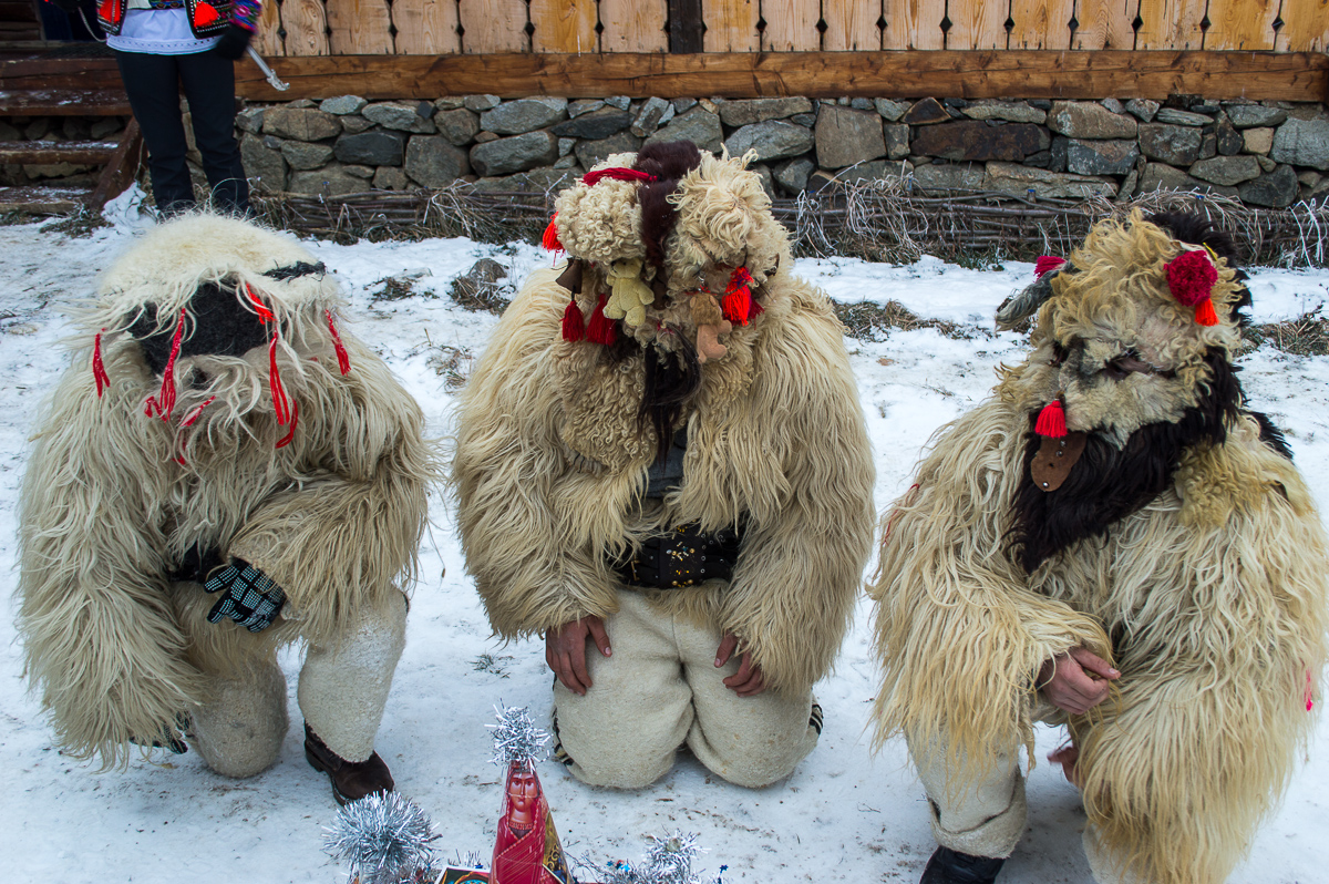 traditions in romania
